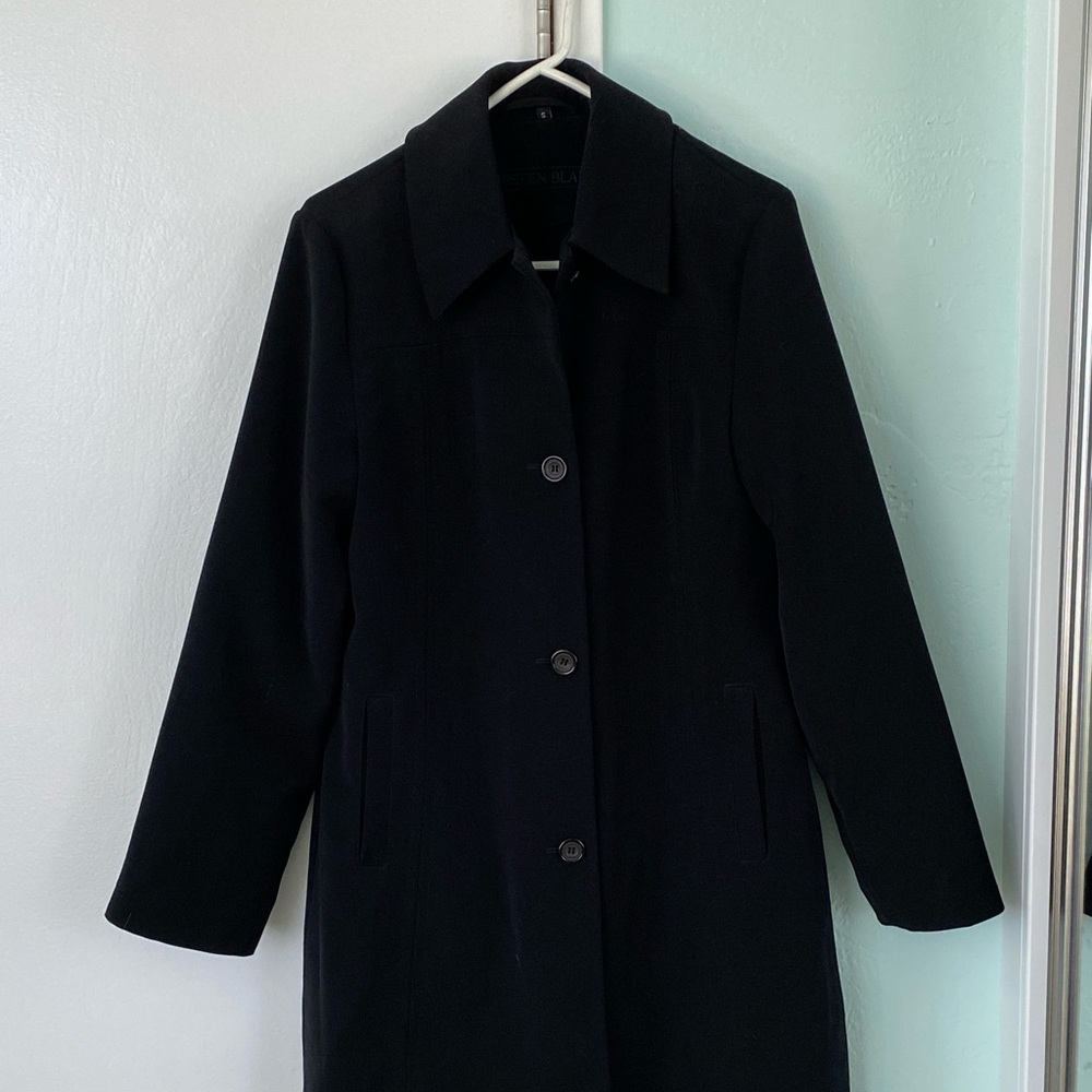 Black coat with removable lining